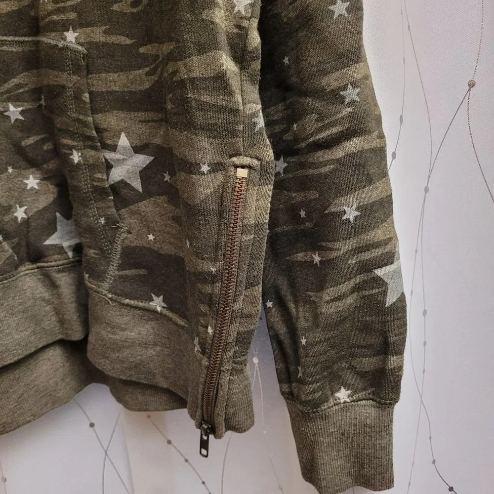 Camouflage Sweatshirt with side zipper detail - Picture 4 of 4